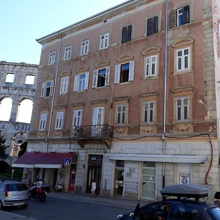 Amphiteater Art Apartman Pula Exterior foto