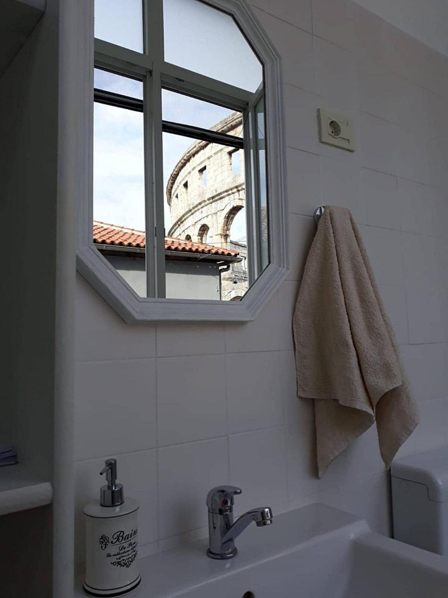Amphiteater Art Apartman Pula Exterior foto