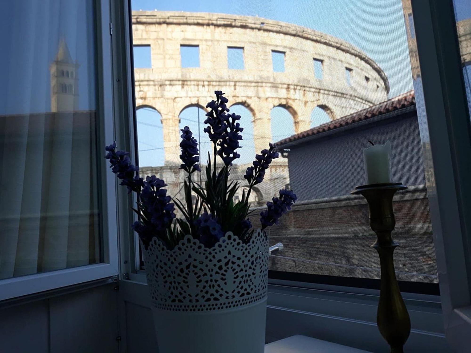 Amphiteater Art Apartman Pula Exterior foto