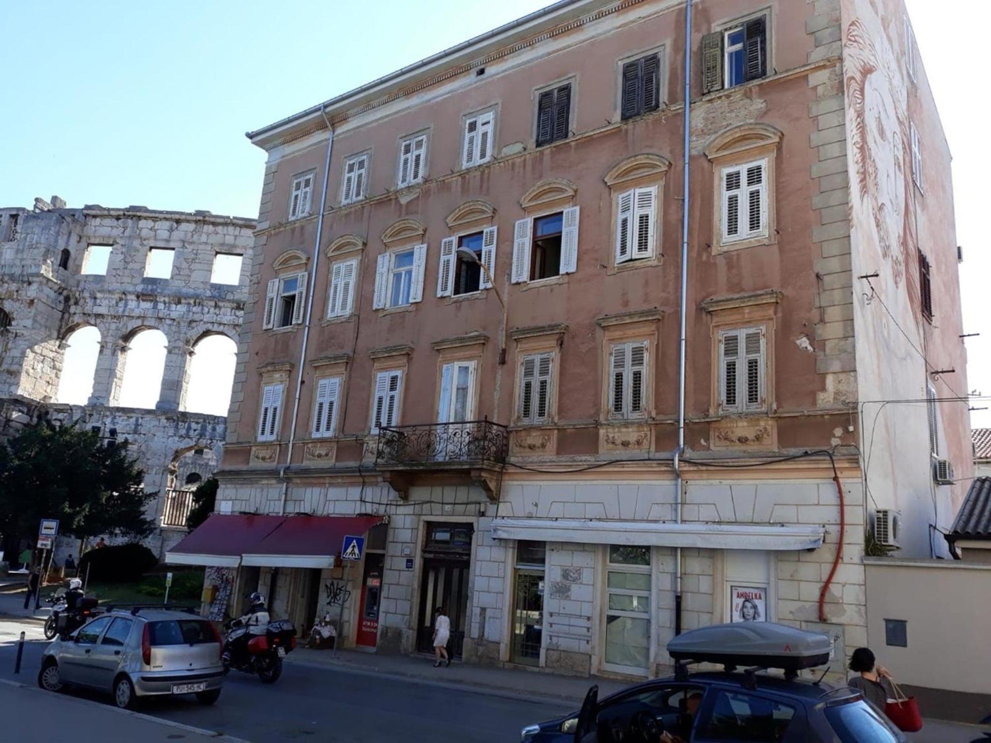 Amphiteater Art Apartman Pula Exterior foto